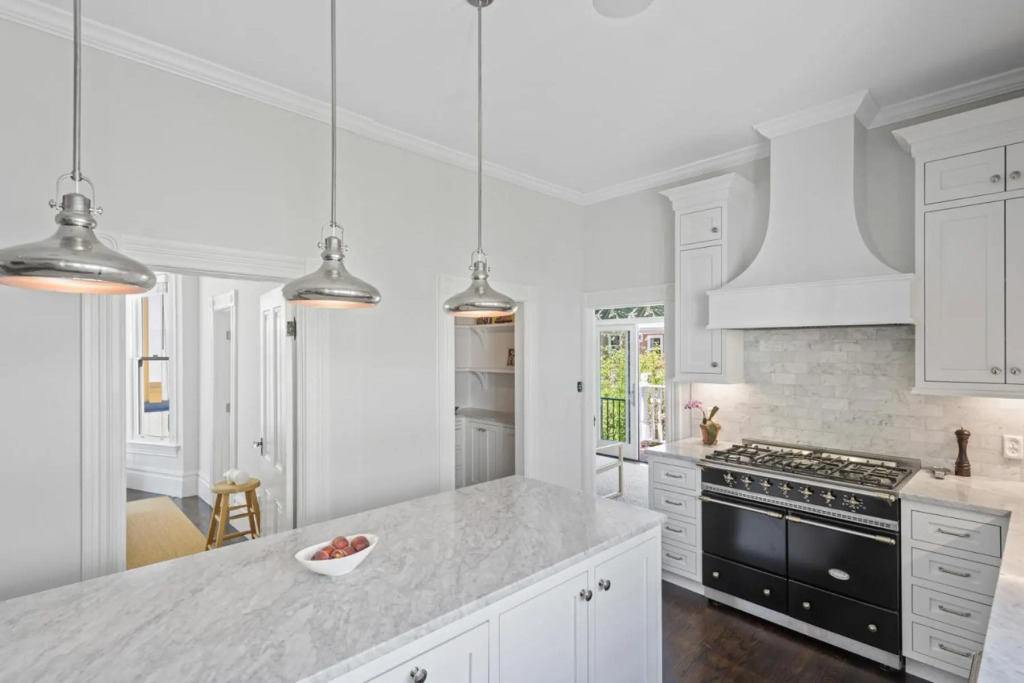 Upper level 1885 Queen Anne flat