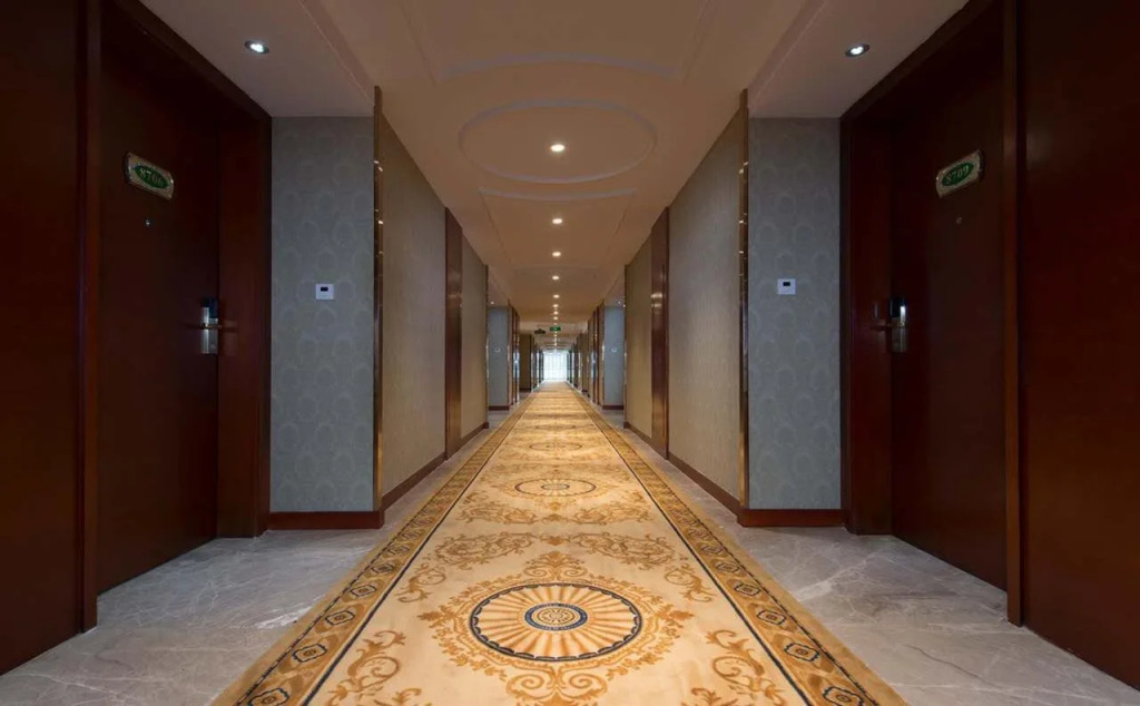 Kinson Hotel