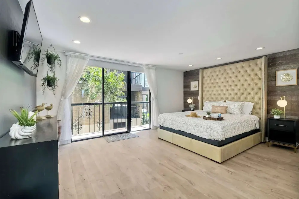 Solana Sunset Stunning Beachside Retreat for 4!
