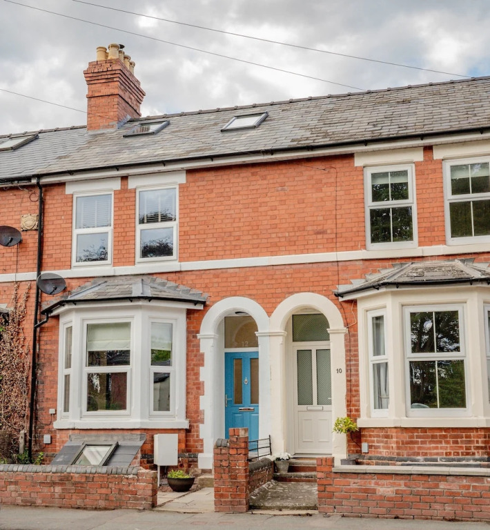 Exquisite renovation in central location
