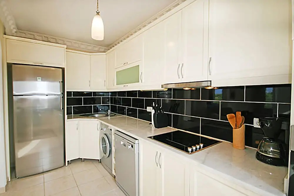 Country Club 2 bedroom Luxury Apt