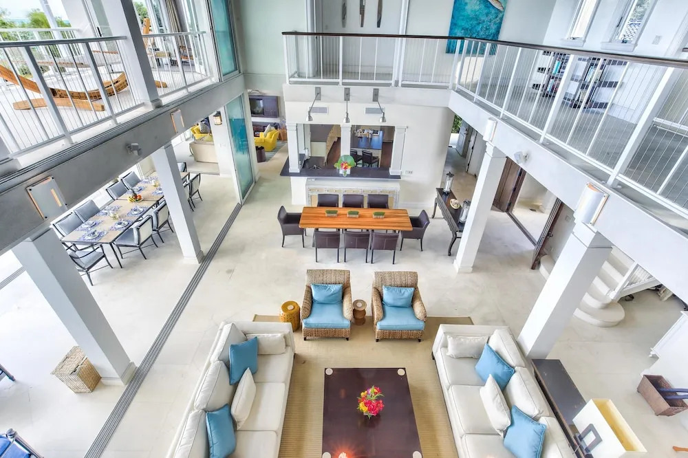 Azure Villa - Four Bedroom Villa