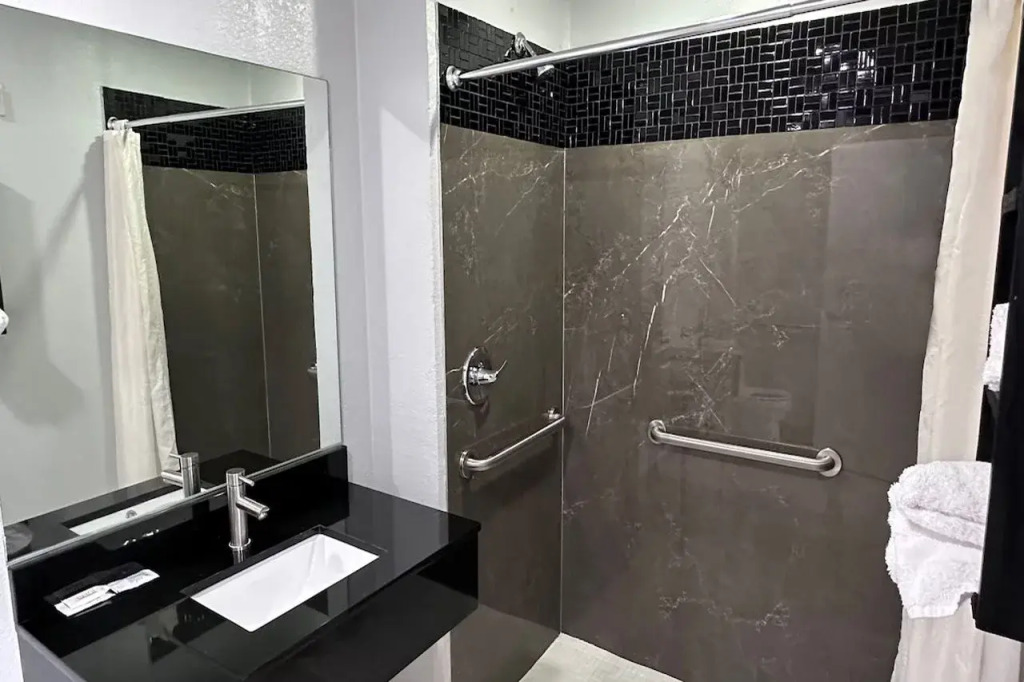 Xpress Inn & Extended Stays