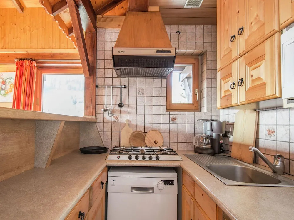 Rental for 14 People in Beautiful ski Area Between Mountains and Nature