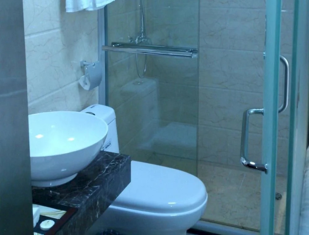 Yiqiu Fashionable Hotel