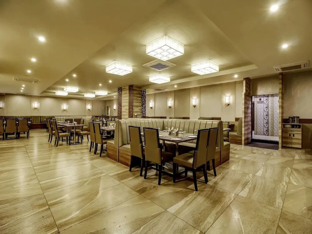 Capital O 28086 Sindhura Grand