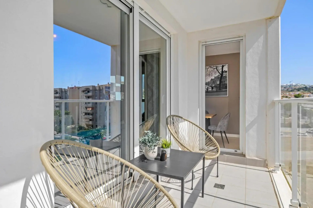 Luxury new apartment - private parking- Estepona