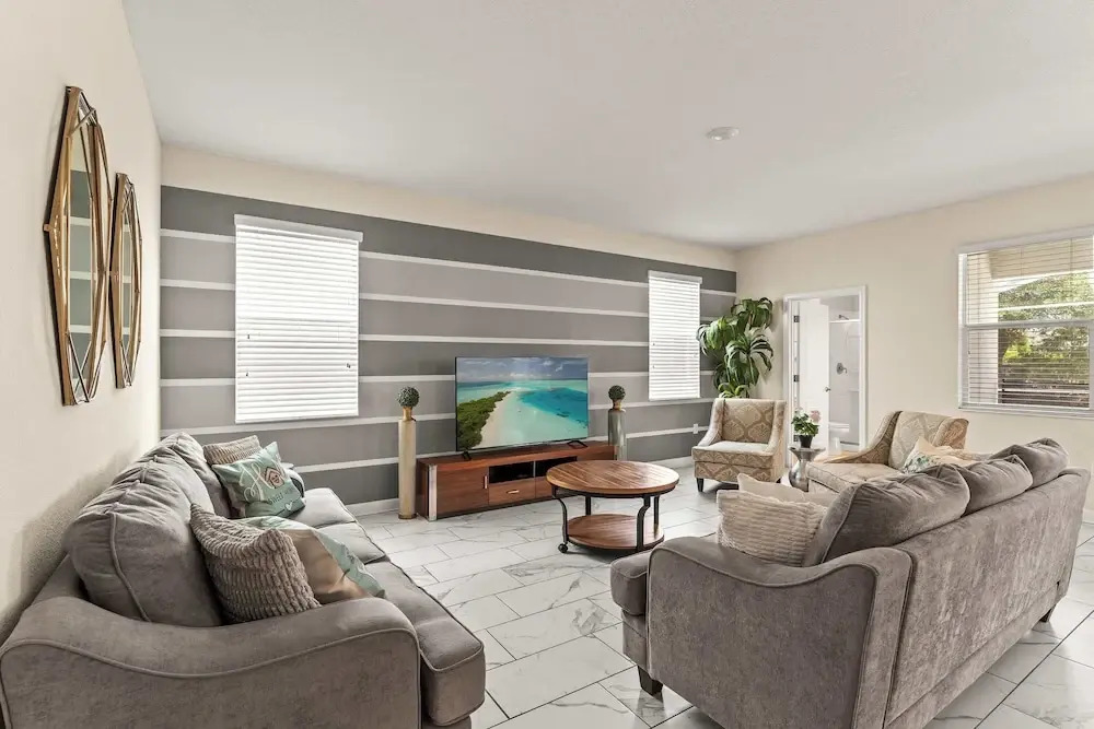 Resort Vibes At Championsgate - Home for 14 With Private Lanai