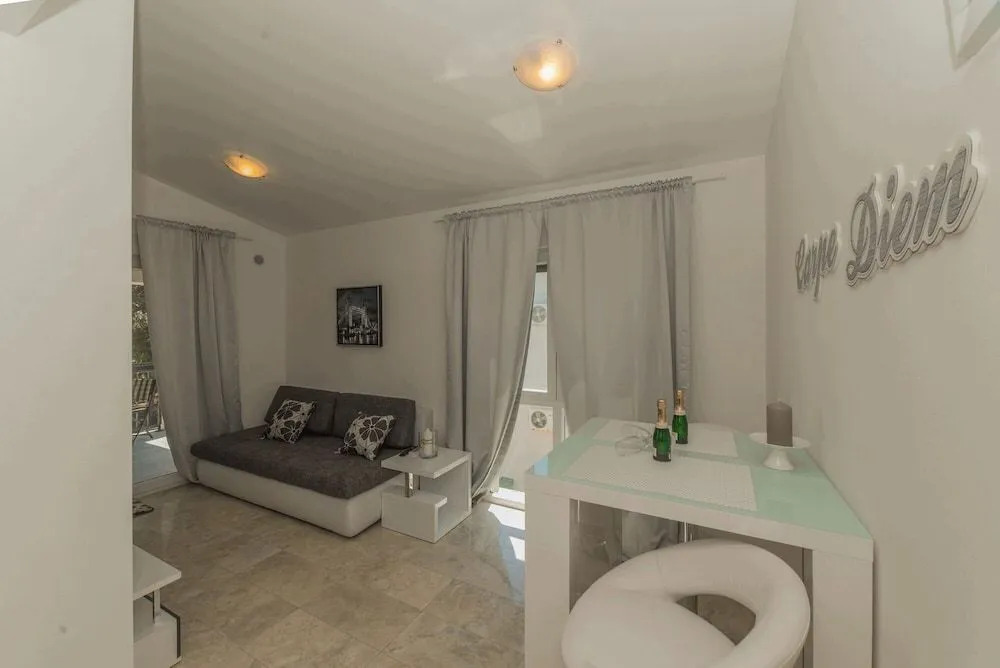 Apartment Djian