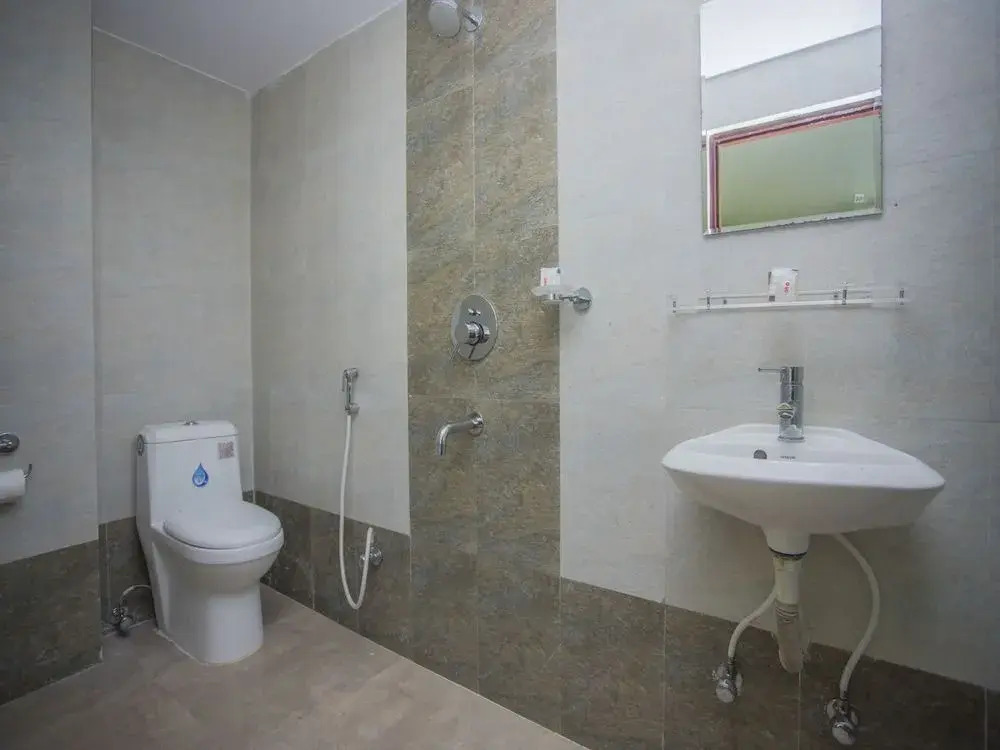 OYO 163 Hotel Arhant Inn