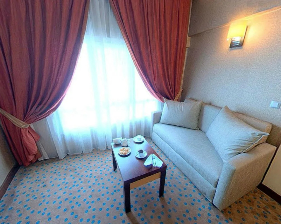 Mom Hotel