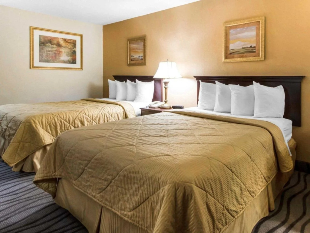Executive Inn and Suites