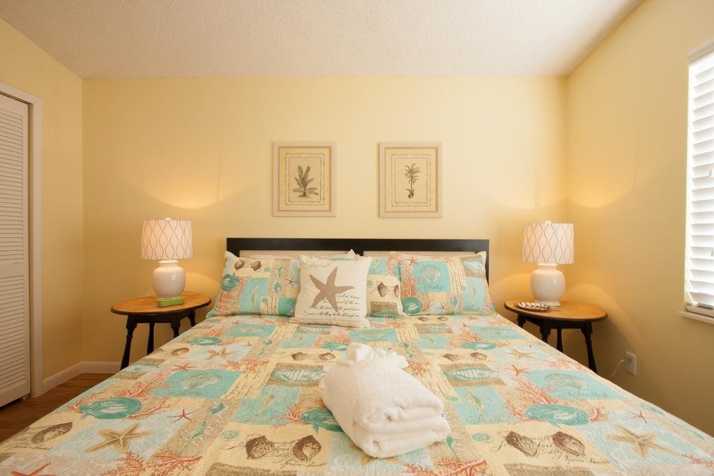 Turtle Cove 4 Br home by RedAwning