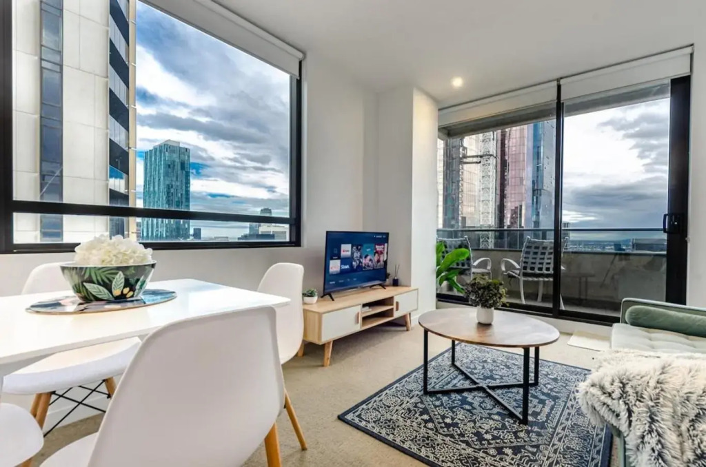 Best view 2BR1BA 40+floor in CBD+ Balcony +wifi