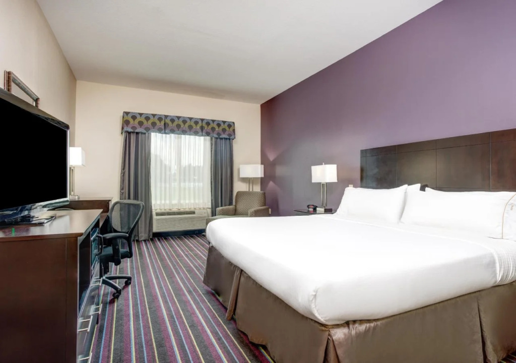 Holiday Inn Express and Suites Raceland - Highway