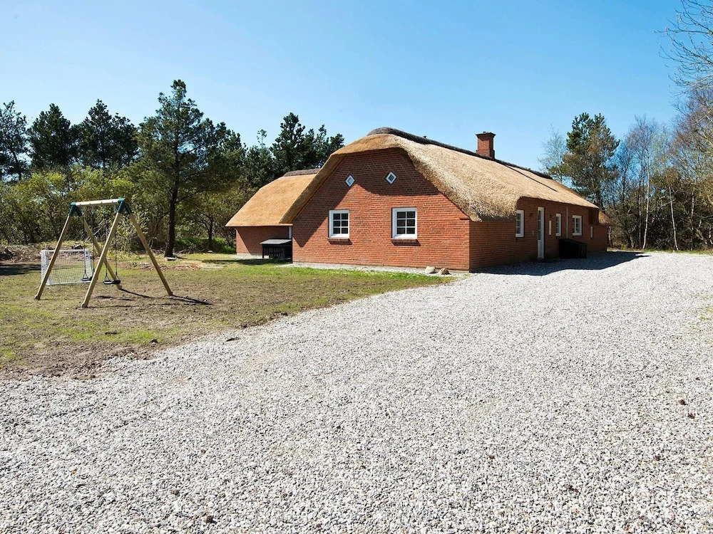 Luxurious Cabin With Pool in Ringkøbing