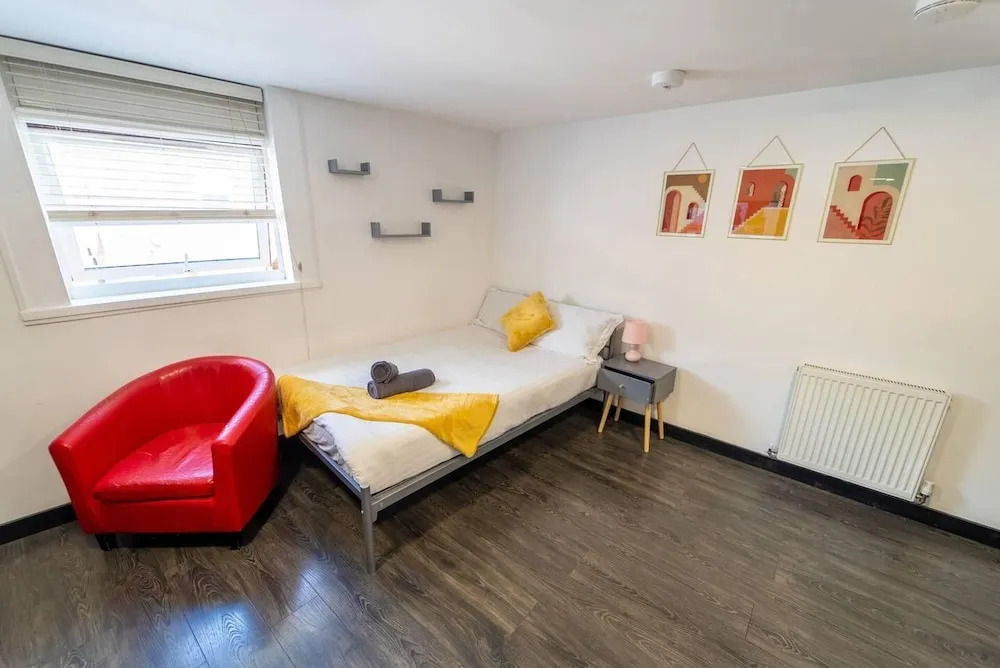 Modern Studio Available Close to the City
