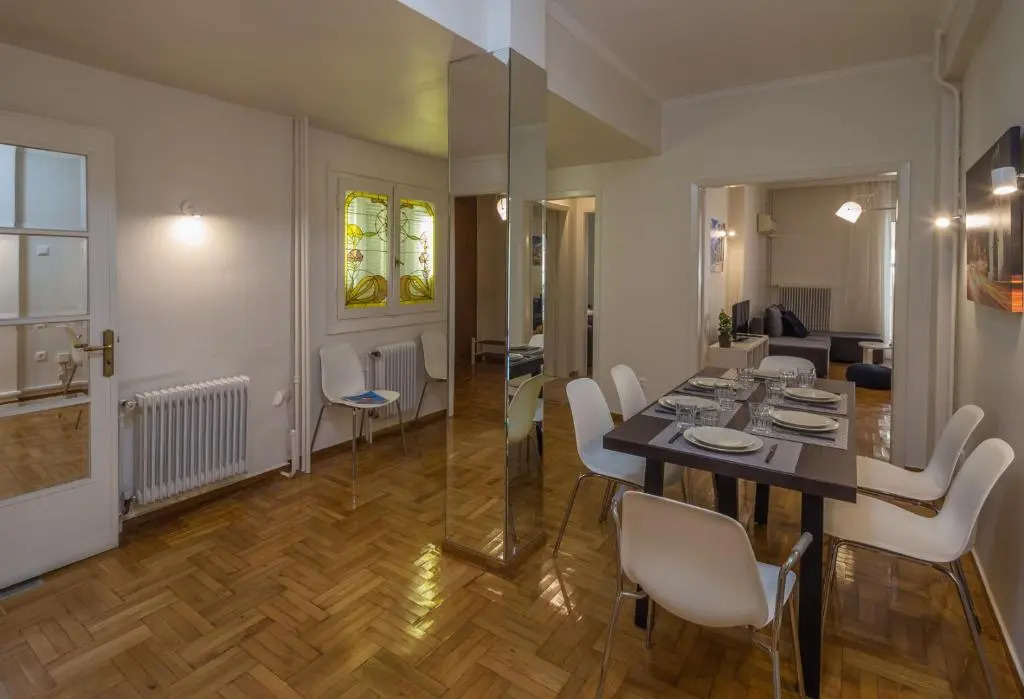 Elite Downtown Central 5th Floor Apartment