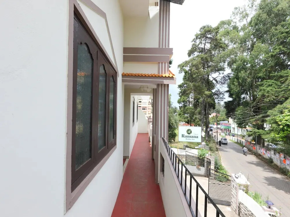 OYO 13838 Ramana Holiday Inn