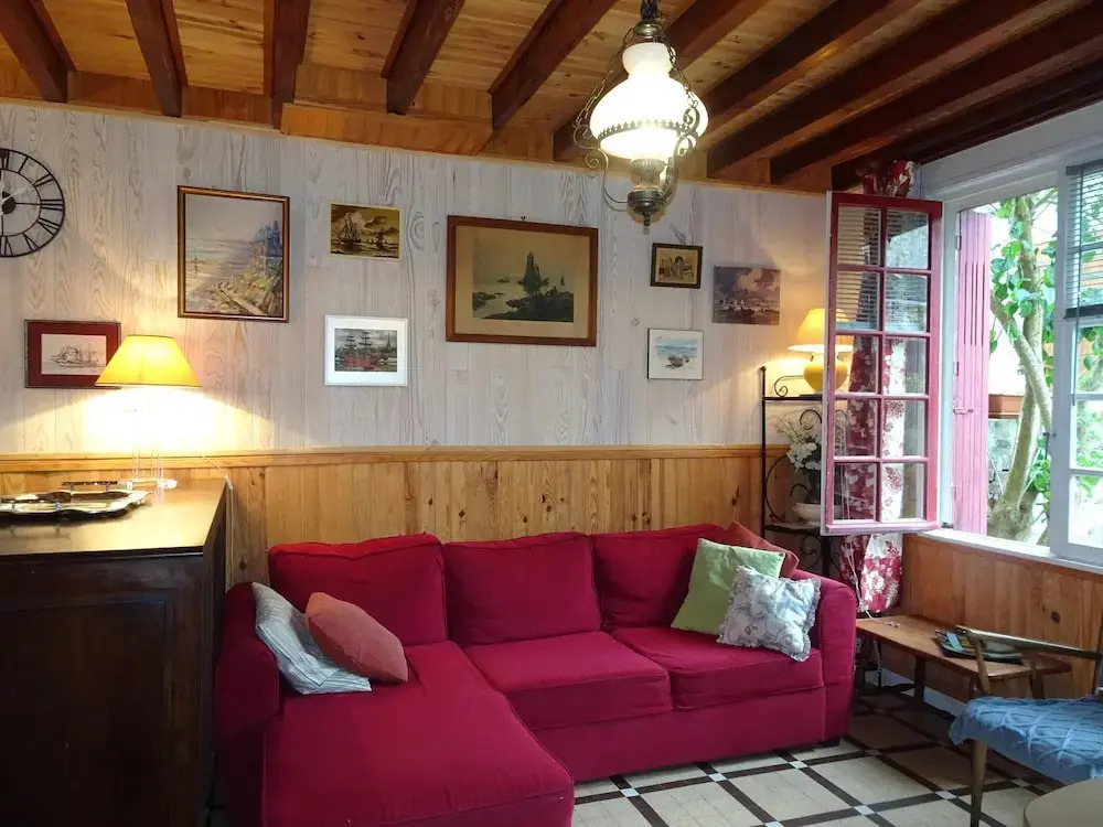 Holiday Home in Etretat Near Beach & Cliffs