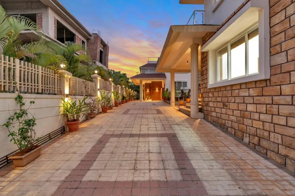 SaffronStays Juniper, Lonavala - Pet-friendly villa with pool, lawn, gym & games