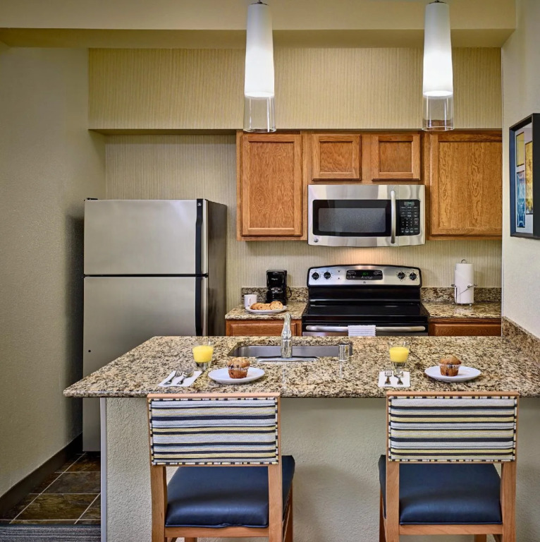 Sonesta Simply Suites Memphis East Poplar Pike