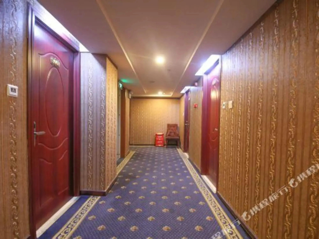 Yijun Business Motel