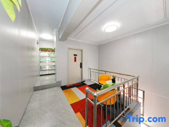 Theone Hotel（Wansui Mountain Wuxia City Store）