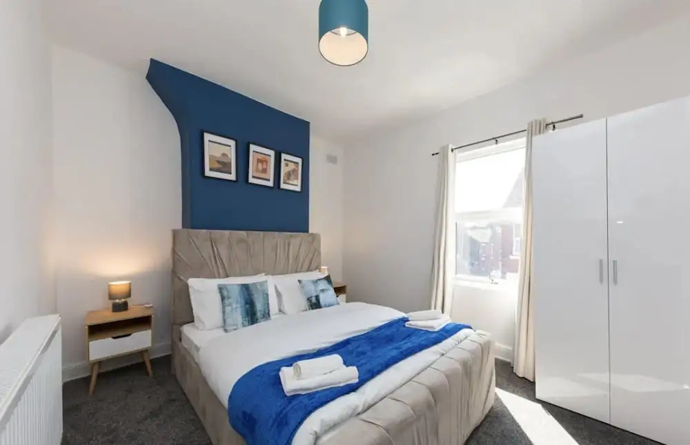 Impeccable 2-bed House in Stoke-on-trent