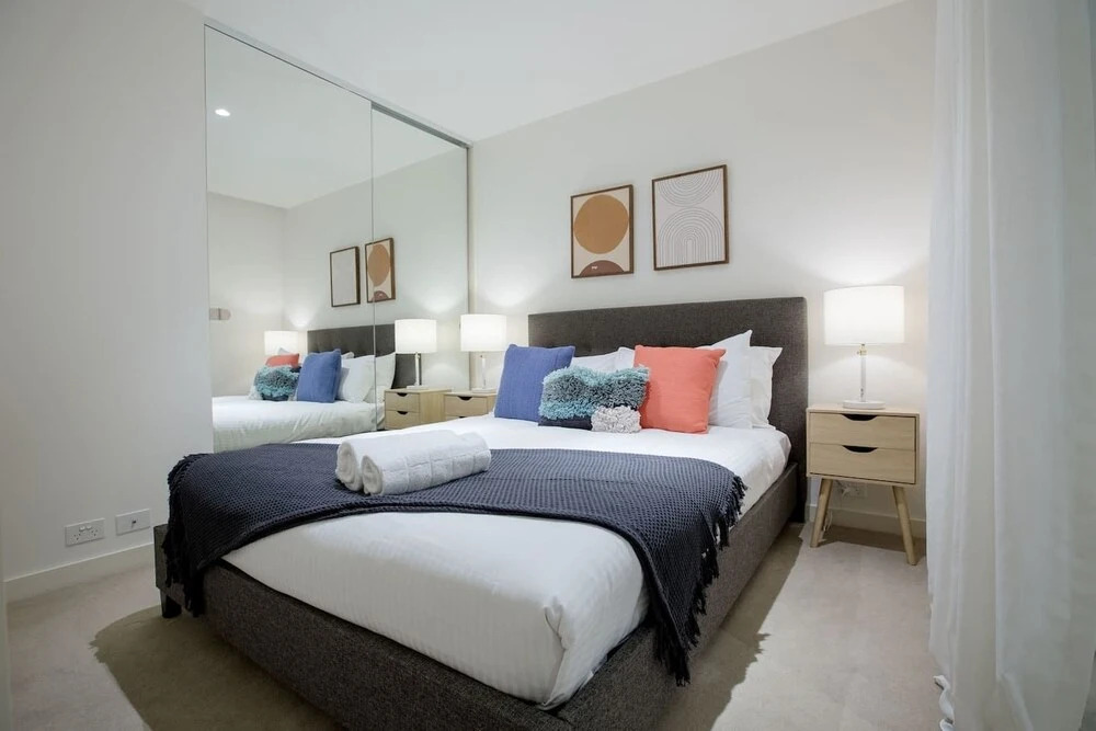 Stylish Luxurious Convenience At South Yarra Melbourne