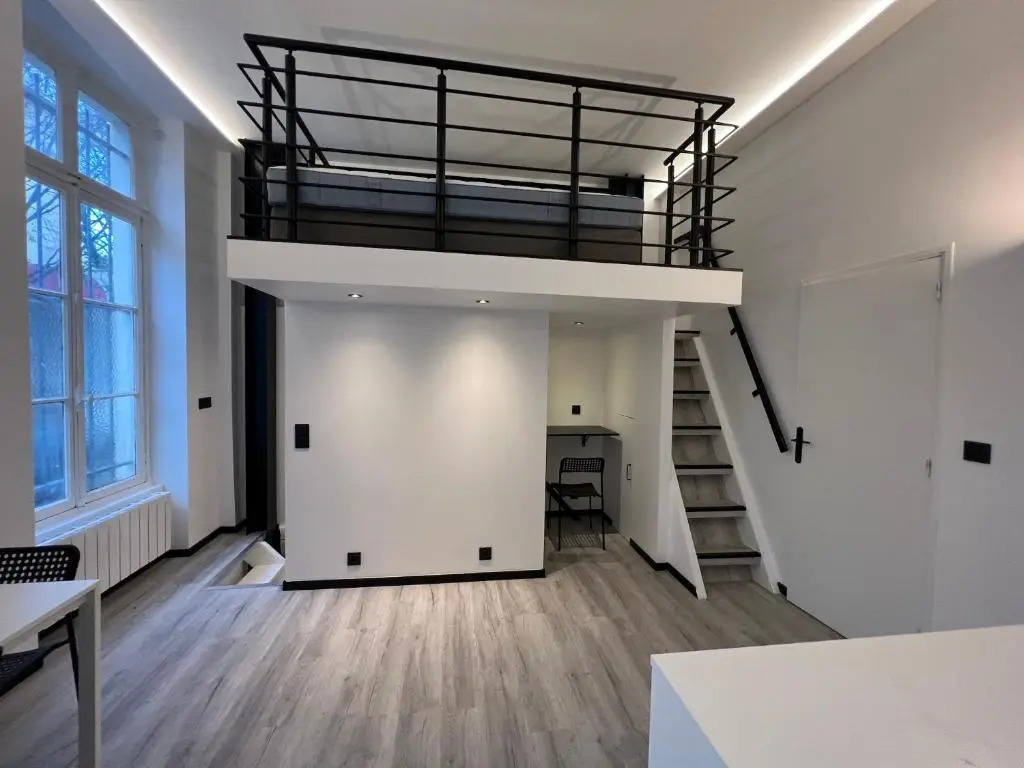Pere Lachaise Apartments
