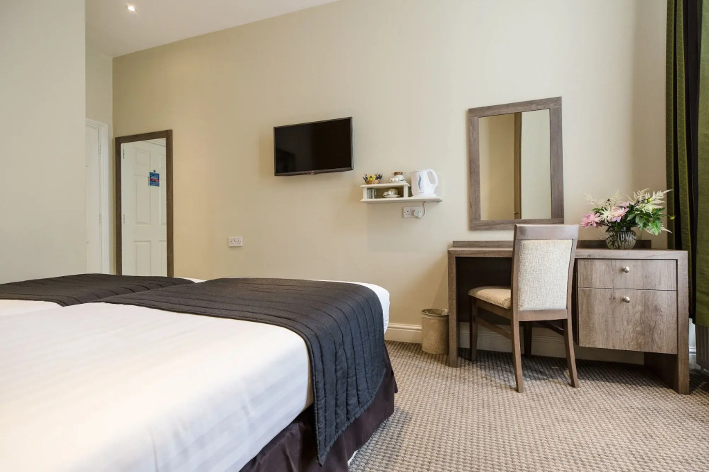 Kensington Gardens Hotel