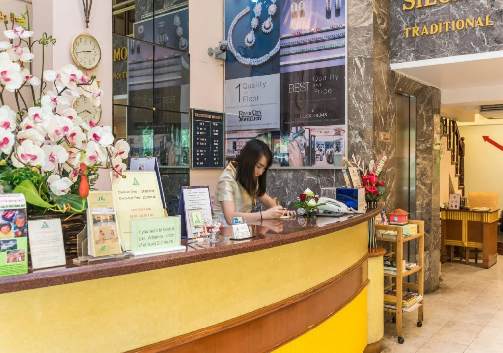 Silom Avenue Inn