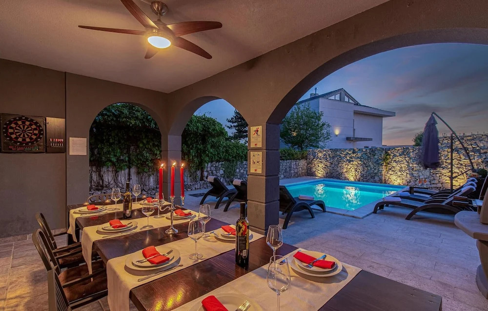 Awesome Home in Crikvenica With Wifi, 6 Bedrooms and Outdoor Swimming Pool
