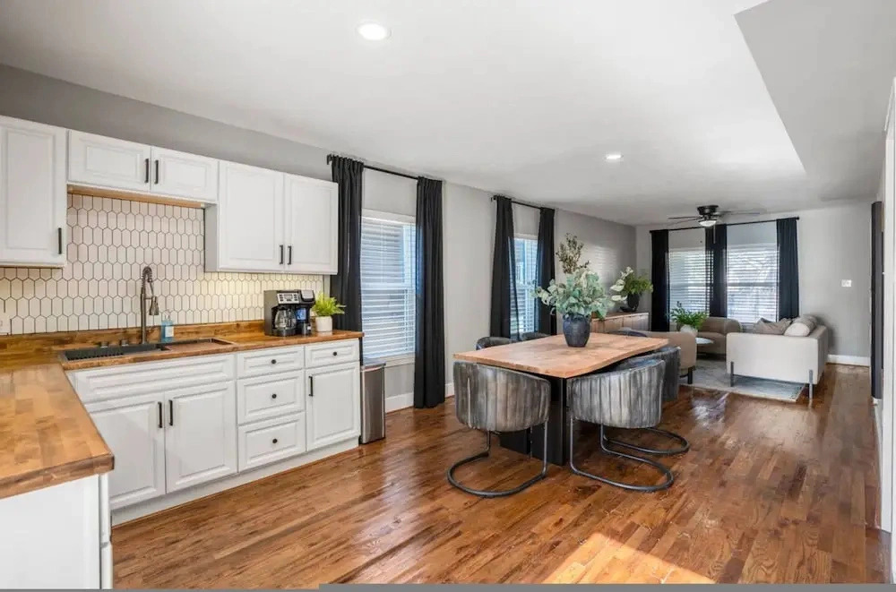 Modern 2BR Home With King Beds Near Downtown