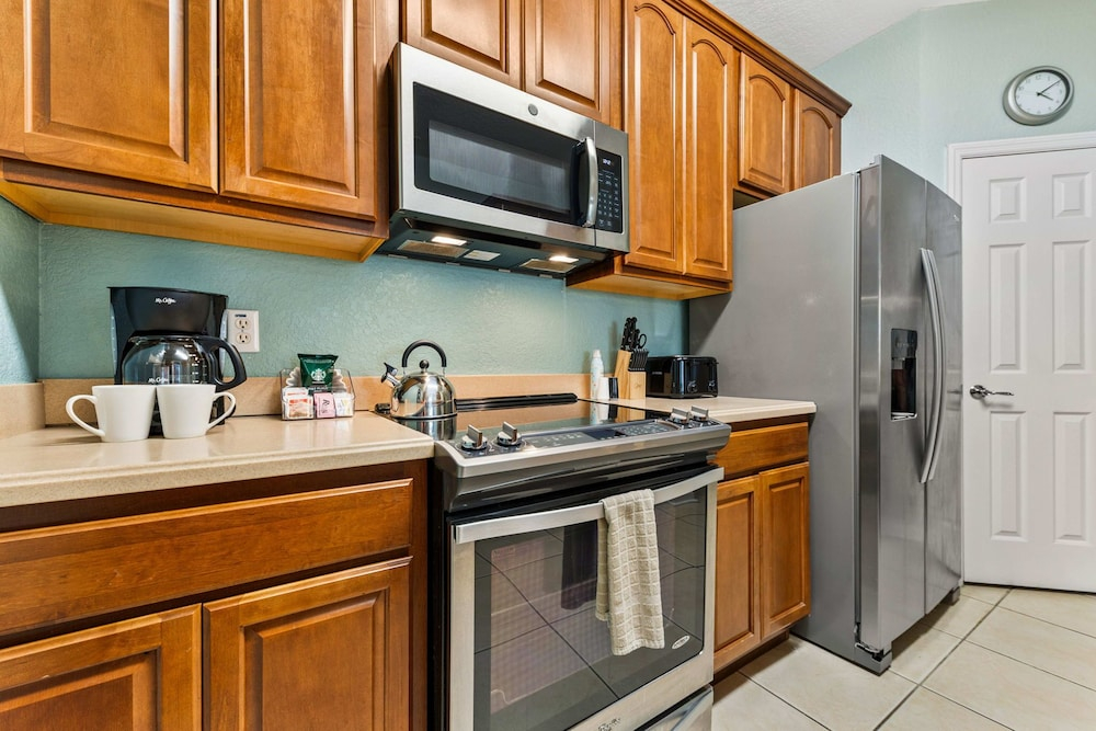 Vista Cay Condo w FREE Resort Access, near Disney