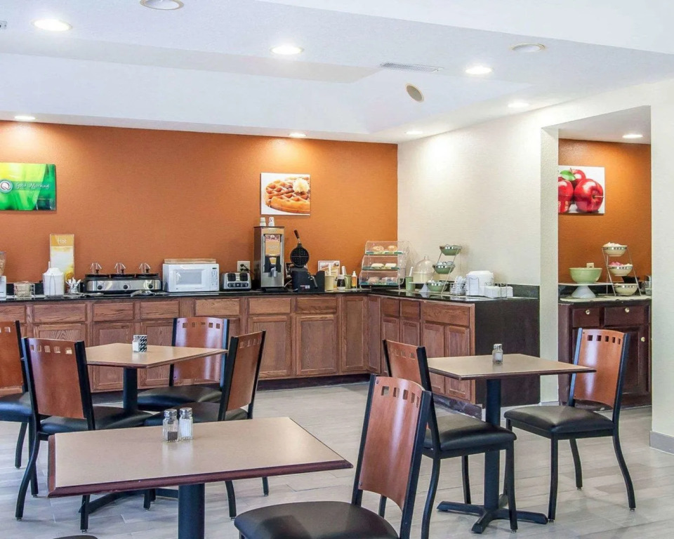 Econo Lodge Inn & Suites Centerville