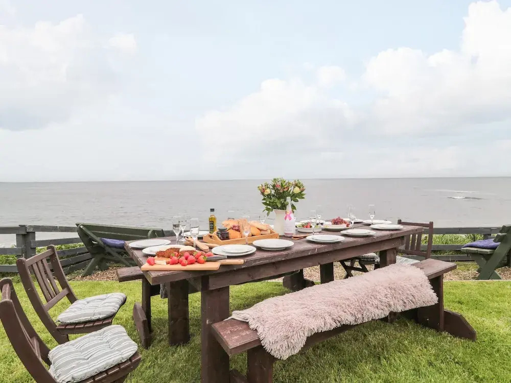 Waters Edge Holiday Home