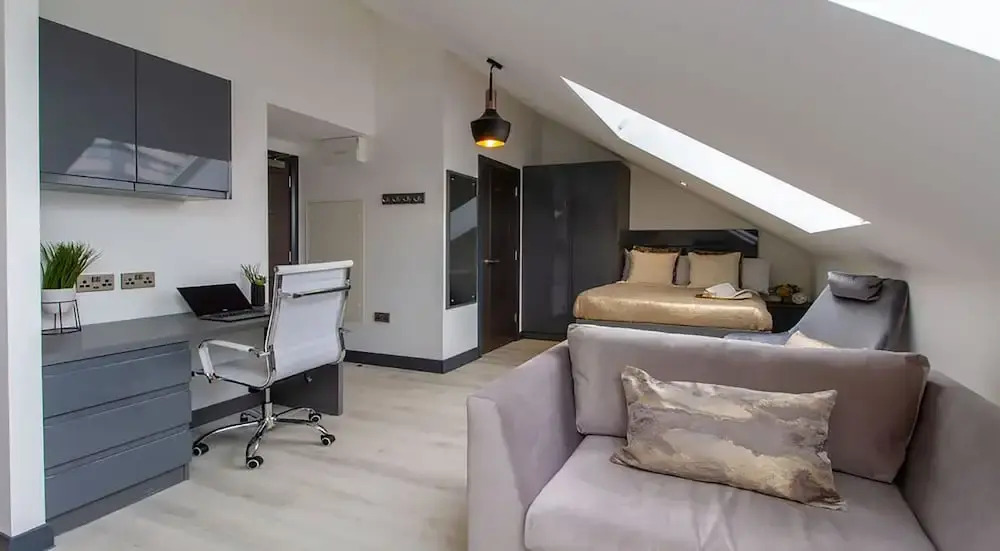 The Residence Coventry by Paymán Club
