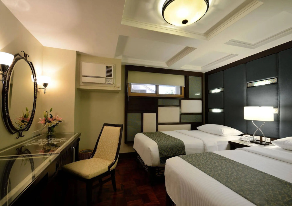 Emerald Island Hotel