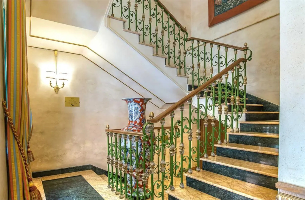 Отель River Palace Hotel