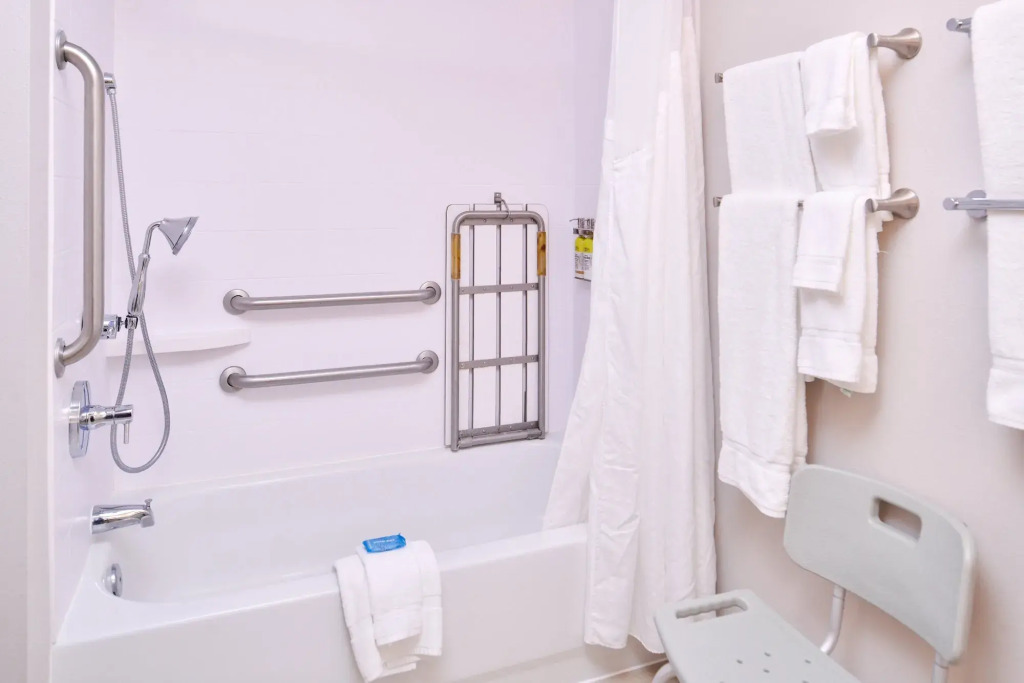 Holiday Inn Express Hotel & Suites Tampa-Anderson Road-Veterans Exp by IHG