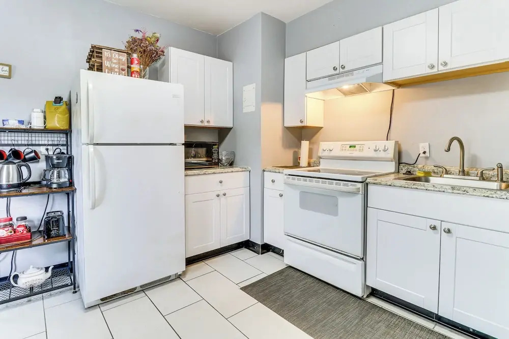 1 Mi to Unm! Albuquerque Home w/ Fire Pit & BBQ