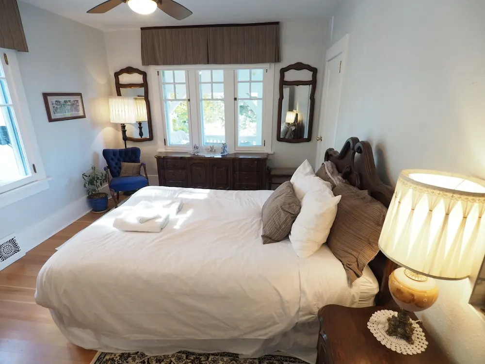 1910 Luxury Heritage - 6 Br Home