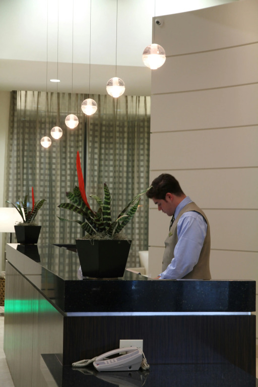 Embassy Suites Ontario - Airport