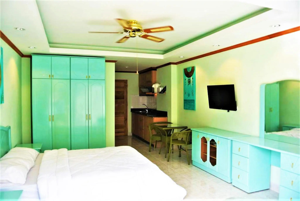 View Talay 1B Apartments