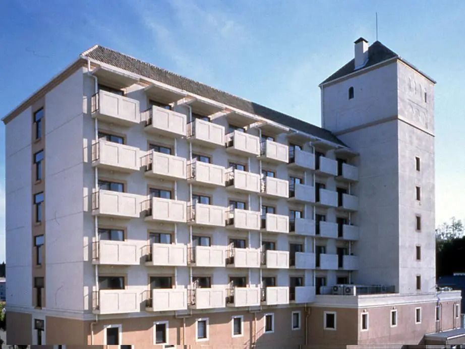Season Inn Amigos