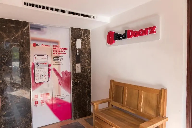 Reddoorz Plus Near Westlake Tay Ho