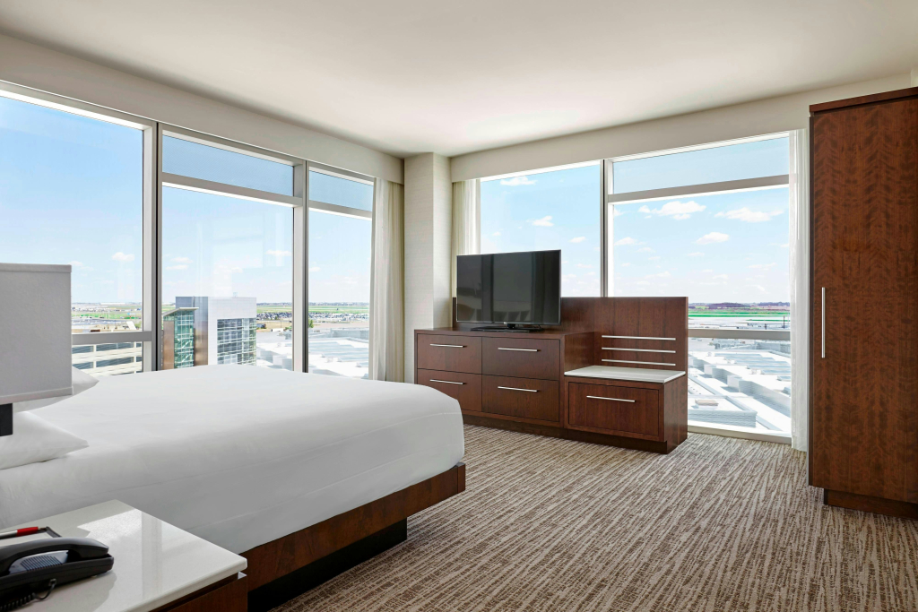Calgary Airport Marriott In-Terminal Hotel