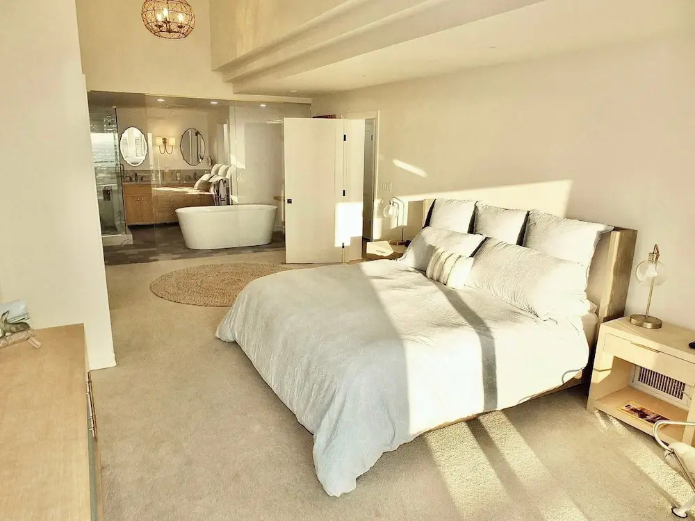 Beachfront Estate - LB Peninsula